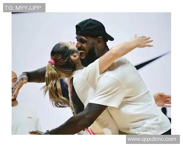 詹姆斯足球明星庆祝动作揭秘引发球迷热议与模仿潮流 詹姆斯足球明星庆祝动作揭秘引发球迷热议与模仿潮流