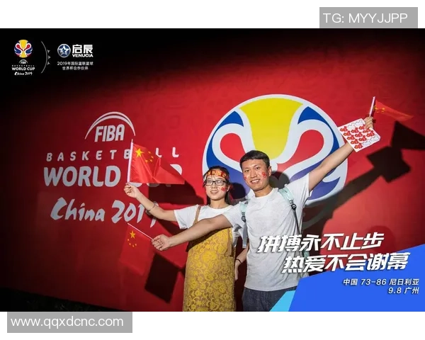 足球明星荣耀时刻高清照片展现冠军风采与激情瞬间 足球明星荣耀时刻高清照片展现冠军风采与激情瞬间