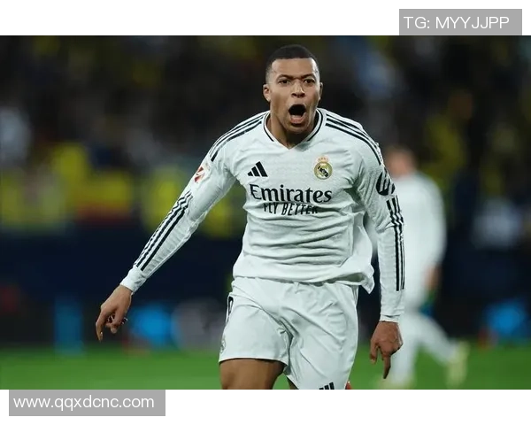 足球明星穿紧身裤展现完美身材引发球迷热议与时尚潮流交融的精彩瞬间 足球明星穿紧身裤展现完美身材引发球迷热议与时尚潮流交融的精彩瞬间